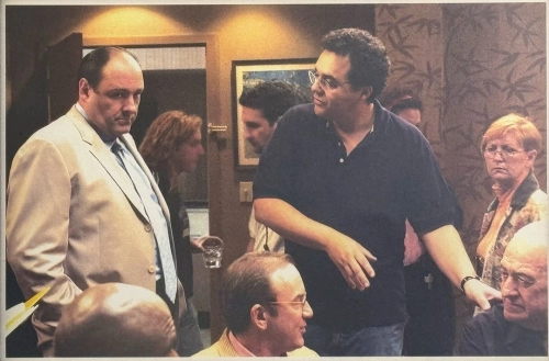 Rodrigo García con el actor James Gandolfini conocido como Tony Soprano
dirigiendo un capítulo de Los Soprano