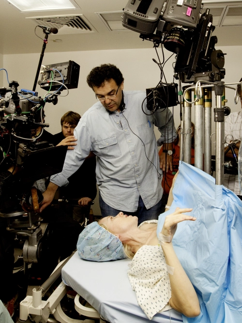 Rodrigo García dirigiendo su película “Mother and Child” en 2009
con Naomi Watts y producida por Alejandro González Iñárritu