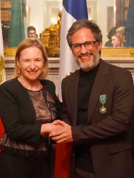 Gael García Bernal recibe Condecoración del Gobierno de Francia